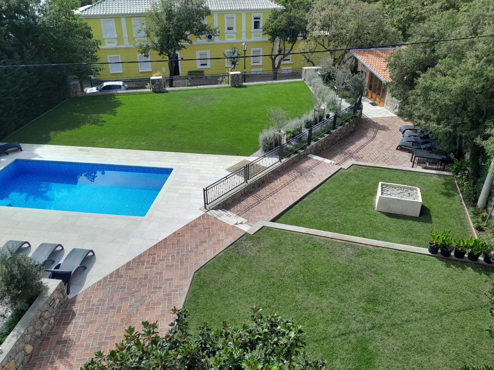 Guesthouse Ruza - Apartments Senj  Ngoại thất bức ảnh